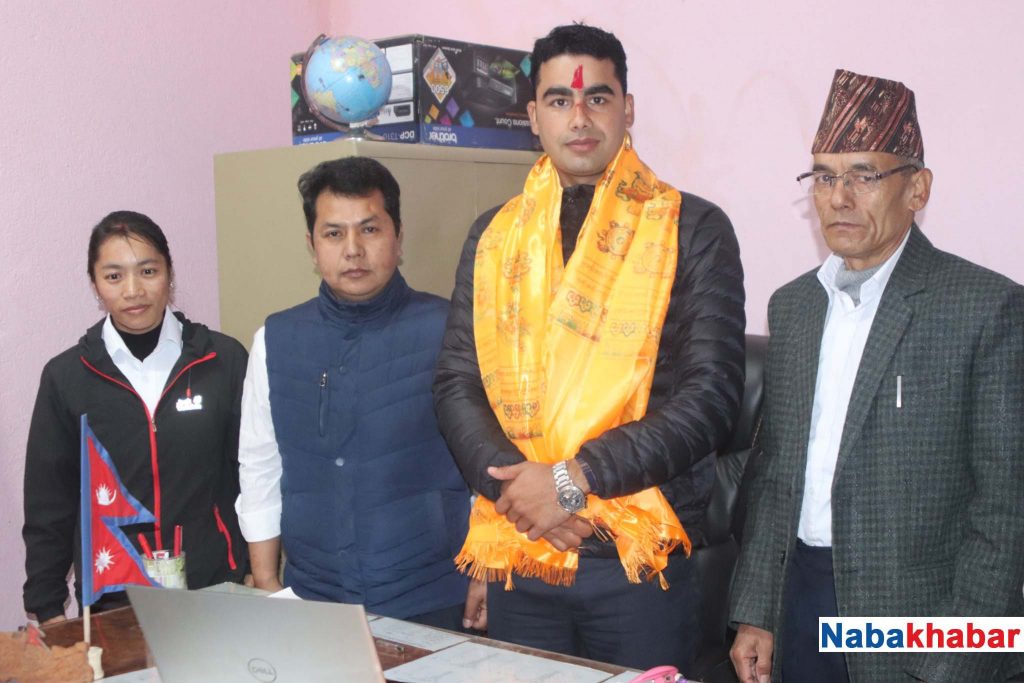 इलाका प्रशासन कार्यालय प्रमुखलाई स्वागत