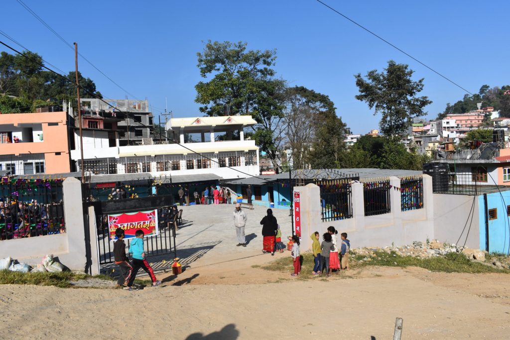 बन्द रहेको रेसुंगा नगरपालिकाद्धारा संचालित हाट बजार संचालनमा