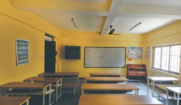 उदय माध्यमिक विद्यालय शान्तिपुरमा तोडफोड, १ लाख बराबरको फर्निचरमा क्षती