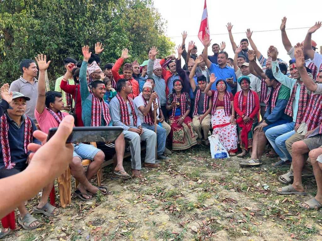 मुसिकोटमा काँग्रेसको जनलहर बढ्दै : लुग्रुङको सिगों गाउँ नेपाली काँग्रेसमा प्रवेश