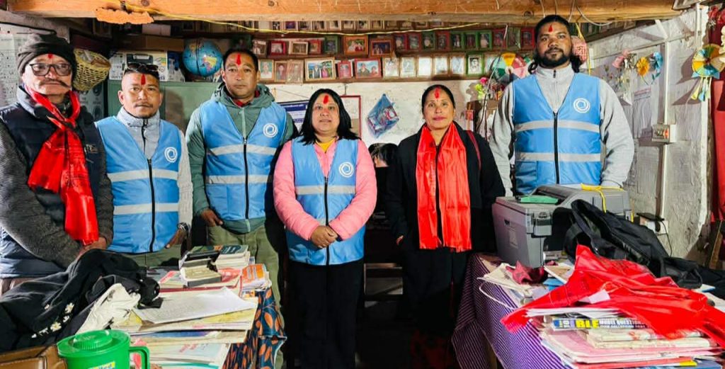 बागलुङ युनेश्को क्लवद्धारा विद्यालयमा सिरक हस्तान्तरण